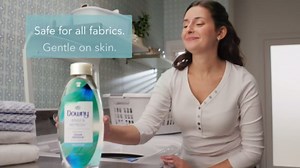 Downy RINSE & REFRESH Laundry Odor Remover and Fabric Softener, Safe on ALL Fabrics, Gentle on Skin, HE Compatible, Cool Cotton, 48 fl oz (Pack of 4)(192 fl oz total)