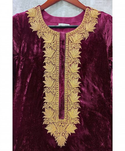 Kashmiri Ath tilla kaam *Hand tilla work* | Kashmiri tilla embroidery work 2025. #kashmiriwork #kashmir #embroidery . . . . . . . . . #kashmiriwork #tilla #kashmir #kashmiriyat #makeuphack #pheran #kashmiritillawork #kashmirtourism #Kashmiri #tillawork #zariwork #kashmiri #embroiderydesign #reelsviralシ #PheranStyle #sleevesdesign #viral #embroidery #traditional #design #Embroidery #Kashmir #cr7 #reelschallenge #tillapheran #kashmirifood #kashmiritradition #kashmiripheran #kashmiribeauty #MakeItF