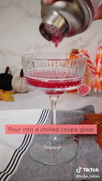 Spooky Cocktail Recipes: Perfect for Halloween Parties!
