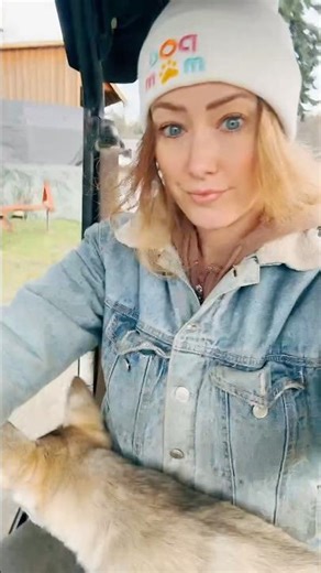 Teaching my husky puppy farm life on Vancouver Island #puppy #dog