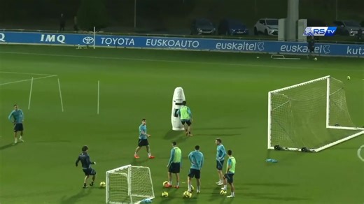 Circuito físico-técnico de la Real Sociedad 🔵⚪ 👉 Intensidad física calidad técnica en un mismo ejercicio. Descárgate la app y accede a más tareas 👇 Android 👉 https://play.google.com/store/apps/details?id=com.toplidercoach.app iPhone 👉 https://apps.apple.com/es/app/toplidercoach/id6472264578 | Toplidercoach