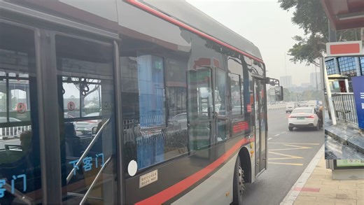 “中运量”E12竟在大间隔brt线路上慢慢摇？温州交运集团 宇通E12 执行B107线 后排乘坐体验