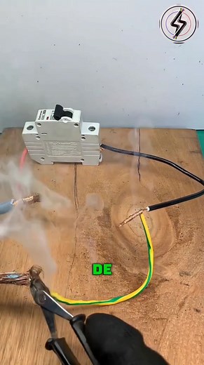 L'importance de la mise à la terre #Électromécanique #Électricité #SchneiderElectric #Disjoncteur #InstallationÉlectrique #Électricien | Electricité