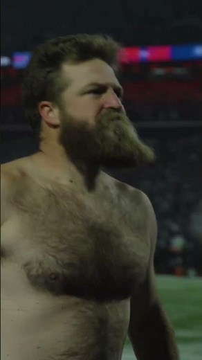Ryan Fitzpatrick Goes Shirtless to Fire Up Bills Mafia Pregame! #shorts #billsmafia #fitzmagic