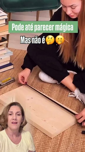 📚✨ DIY que parece mágica! Essa prateleira invisível deixa os livros flutuando na parede e dá um toque super moderno à decoração 😍 Simples, barata e perfeita pra quem ama um cantinho estiloso com personalidade! 💡 Dica: use um suporte metálico resistente e oculte-o com o próprio livro 😉 Créditos: @april_lay04 Caso o autor não concorde com a divulgação desse vídeo, poderá me chamar no privado que eu retiro. #DIY #decoracaointeligente #deskomplikaai #decorcriativa #organizacaocomestilo #livros #