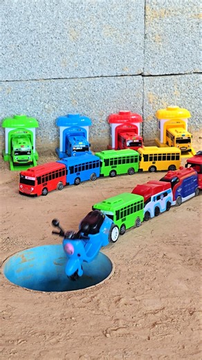 Big Bus Pushing Bus Cars Into Pit Part 8