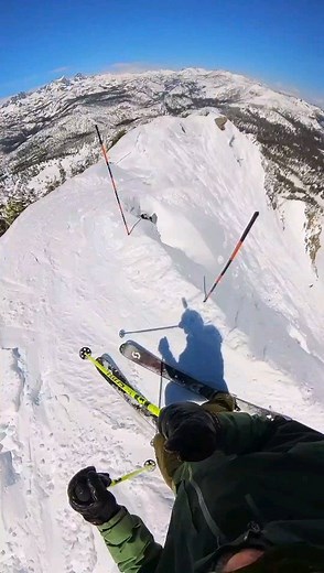 52K views · 921 reactions | Knife-Edge Ridgeline to Wild Dust-On-Crust Chute Skiing at @mammothmountain on Wednesday! ‍♂️ @miles_clark  @scottsportsusa @scottfreeski 禮 @intuitionliners ️ @insta360 X3 #insta360 #insta360winter 例 @live.momentous | SnowBrains | Facebook