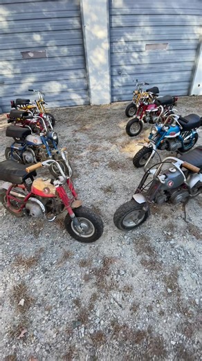 The Honda Z50 hardtail line up. #findcoolstuff ————————————————————- #hondaz50 #z50a #honda50 #vintagehonda #hondavintage #monkeybike #minibike #minibikes #pitbike #hondaminibike #hondamonkey #Z50 #minitrail #hondatrail #classicmotorcycle