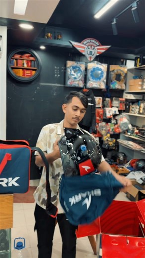 Unboxing Shark Aeron GP #SharkHelmets #aerongp | Moto Valley