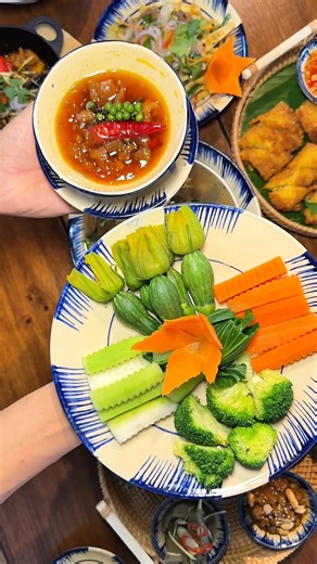 Quán cơm Huế chất lượng ngay trung tâm thành phố 🥰 📍 Bếp Nhà Nội - 76 Hai Bà Trưng #hue #dulichhue #comhue #angiohue #reviewhue | Review Huế