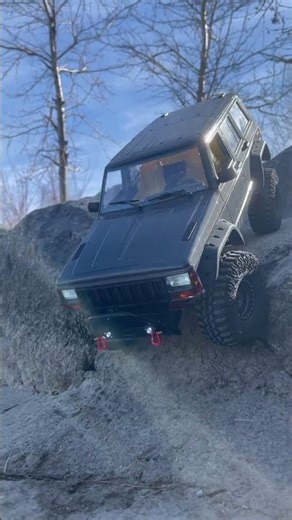 Axial scx10.3 Cherokee #automobile #offroad #offroadoverland #jeep#rccrawler