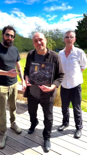 13K views · 583 reactions | 200 vinyl signed ✅ Our record, Diary - Live at London Bridge Studio, is available everywhere this Friday! sunnyday.realestate | Sunny Day Real Estate | Facebook