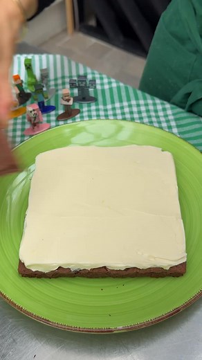 Minecraft Kitkat Cheesecake! Sweet blocks, epic flavor 🧱🍫 | Chefclub Network