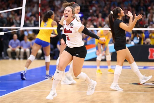 Nebraska Volleyball's Laney Choboy, Taylor Landfair & others share 'mood' before season opener against Kansas