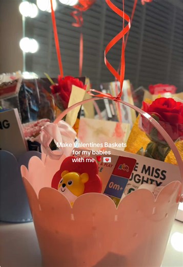 Creative Valentine's Baskets for My Loved Ones