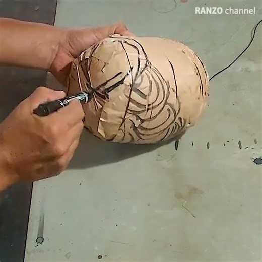 怖いスズメバチの巣を作らせない【古家まるごとDIY】 Dummy wasp nest. #shorts #短時間DIY #築60年空き家 #スズメバチ