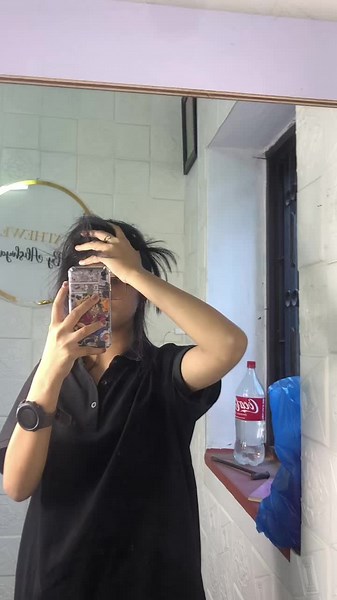 Capturing the Perfect Bathroom Selfie