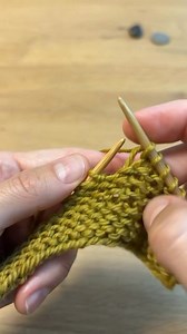 There are different ways of knitting short rows. My preferred technique are German short rows, where the pivot stitch is slipped purlwise with the yarn over the needle, creating a double stitch. This double stitch is knitted as one single stitch in the next row.#knitting | Annaplexis
