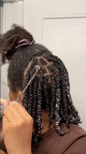 How to Master Two Strand Twist on Natural Hair #shorts #ytshorts #twist #naturalhair