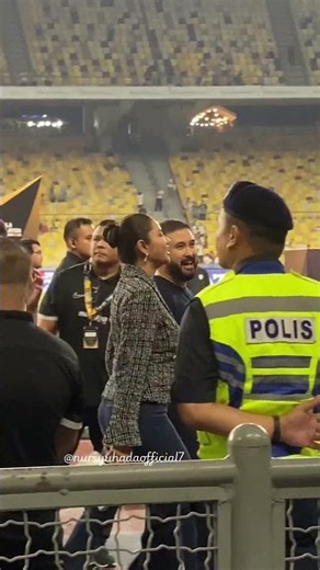 Tengku Mahkota Johor & Che Puan Mahkota di Stadium Nasional Bukit Jalil