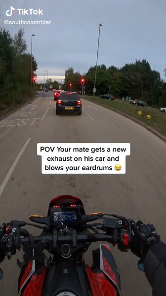 Ridiculously Loud Honda CB125R Exhaust Sound Experience in Southampton