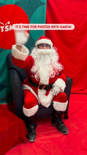 PetSmart on Instagram: "Lights, camera, festive pets 📸🎄🎅 Share your photos from this weekend with us using #PetSmartPhotosWithSantaGiveaway and tag us for a chance to win Treats Rewards points and a pet supplies donation to the @petsmartcharities partner of your choice 🐾 See the link in the bio Rules & Eligibility. #PetSmart #AnythingForPets #Santa"