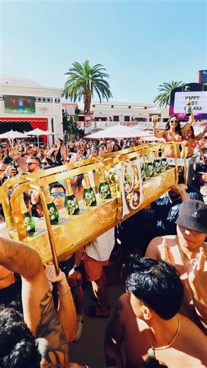 The countdown is officially on! #EncoreBeachClub returns SAT. MAR 7 with @ItsMurph 👙☀️⛱️ | Encore Beach Club