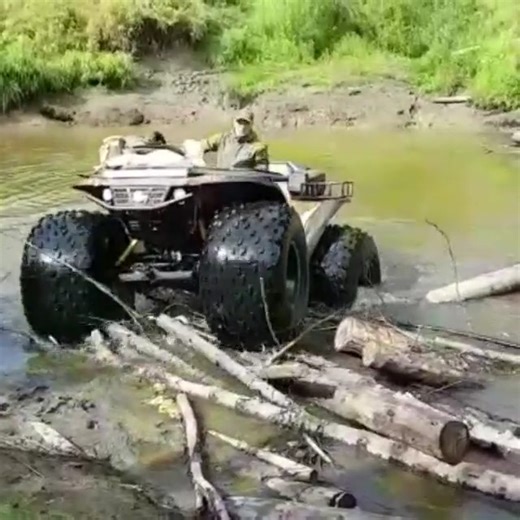 Russian 4x4 Amphibious Monster ATVs sail on the lake or river like a boat does.. 😮 😮 GO ANYWHERE in swamp, mud, desert sand, deep snow, on ice, in river, lake, etc. without getting stuck! | Russian ATV