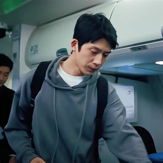 Boy's First Class Flight Turns Into Financial Scheme