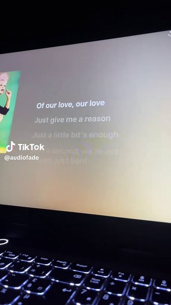 Just give me a reason #applemusic #lyrics_songs #justgivemeareason #pink