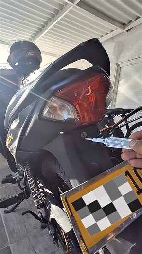 asi trabajan los cerrajeros profesionales con llaves lishi asi abren el baúl tu moto para ayudarte tema educativo 🔑👽 #lifestyle #hacks #Lock #locksmith #diy | Cerrajero Key Master
