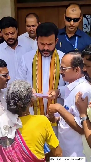 కాబినెట్ మినిస్టర్ ram mohan naidu.బావ menda dasunaidu శ్రీకాకుళం తెలుగు యువత అధ్యక్షులు.