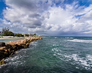 Runaway Bay Travel Guide - Expert Picks for your Vacation