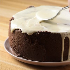 1.8M views · 8.3K reactions | Why let dinners have all the slow-cooker fun? Get the recipe for Slow-Cooker Zebra Cake here: https://www.bettycrocker.com/recipes/slow-cooker-zebra-cake/a25e52cc-54b8-4a09-8b61-a104ba8ae783?utm_medium=social&utm_source=facebook&utm_campaign=winter2017?mktgimp=BCCAKEMX | Betty Crocker | Facebook