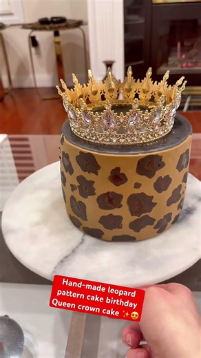 Birthday Queen cake Leopard pattern drawn by me ✨♥️