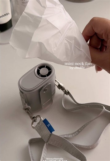 Jisulife Life 5: The Premium Mini Neck Fan Experience