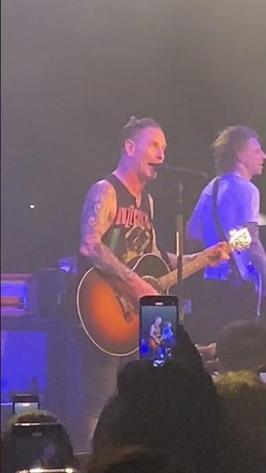 Corey Taylor - SpongeBob SquarePants Theme Song live Sydney 2023