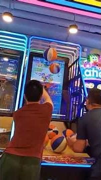 @R-trainD094studio 這個場第一次與這位拍檔雙打第一關完後差不多接近有400分😃