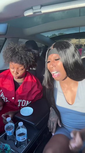 Trying Mama V's Super Sour Gushers Experience