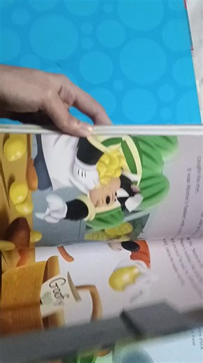 ✨ Disney Junior Storybook Collection ✨ Step into a world of fun, friendship, and adventure with your favorite Disney Junior characters! 💫 This beautifully illustrated storybook collection brings together classic tales featuring Mickey, Minnie, Donald, Goofy, and more — perfect for bedtime or storytime bonding. 📖 Includes multiple short stories 🎨 Colorful pages and engaging illustrations 💞 Ideal for ages 3 🎁 Great gift for birthdays or young Disney fans Let your little one explore imaginatio