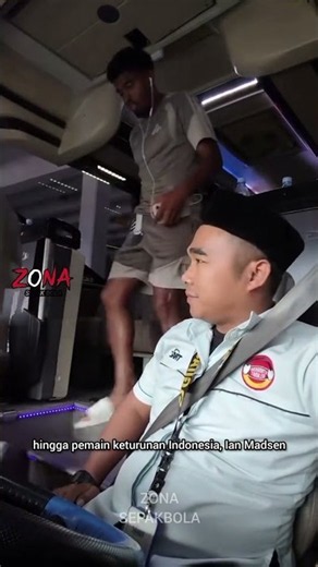 Rare Moment! Indonesian Bus Driver Transports Garnacho 😱