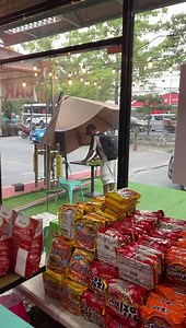 Dito ako natouch thats why I decided to film him and interact with him. This is not a vlog but worth sharing 🙏🏻💕 | The Hungry Syrian Wanderer