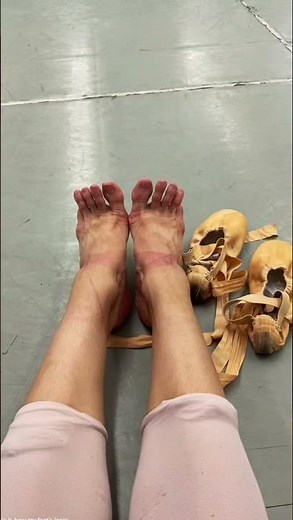 Ballerina feet after 4 hrs dancing || ballet dance challenge || flexibility and gymnastics