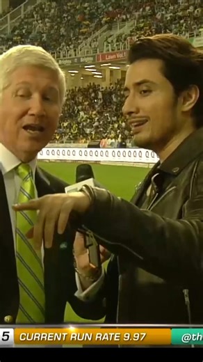 HBL PSL 2017: Alan Wilkins Tried to Sing the PSL Song with Ali Zafar #HBLPSLX M1E1A | Pakistan Super League