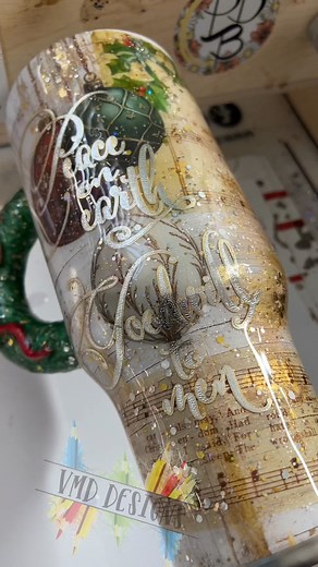 “I heard the bells on Christmas Day” Christmas Carol Design New exclusive tutorial is loading! Full tutorial will post to my Mentorship Group on Friday! 🎉🙌🏾 #fblifestyle #christmas #holiday #christmascarols #glittertumbler #glittertumblers #ChristmasGiftIdeas #fyp #viral | VMD Designs