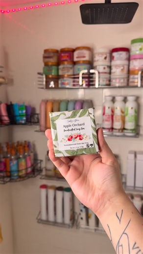 @selfcarebeautyyy_ on Instagram: "Apple routine! 🍎 Using @cindys_bliss , smelling like a whole apple tree 🫶🏻 #showerroutine #hygieneroutine #selfcareroutine #fypreelsシ゚"