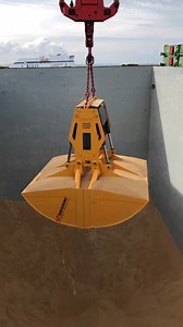 47M views · 146K reactions | fast and efficient bucket, high technology (we are at the top!) but very low and simple maintenance, capacity 40 cubic meters and only 55 kw, the bucket in the video works at 30% of the power, even the energy consumption is reduced. naturally it is a first test and the bucket is now slow, at the end of the test the bucket will be very fast | Negrini Srl | Facebook