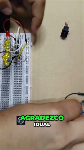 Encendido múltiple: 12 LEDs en un solo montaje #diy #fypシ #viralvideo #electronica #tutorial