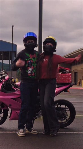 Nick and Sarah on Instagram: "Merry Christmas!!🎁🎄We hope everyone has a magical day!! 😊😊 NBT 10%: NICKSARAH Cardo 10%: NICKANDSARAH Insta360 (Free Gift): NICKANDSARAH Amotoparts Fairings 10%: NICKANDSARAH Motoloot 5%: NICKANDSARAH Freakmounts 15%: NICKANDSARAH Dragon Motorsport Visors 10%: NICKANDSARAH First MFG Leather Jackets: NICKAND_SARAH @nbtclothingofficial @insta360 @cardosystems @amotopart_fairing @motoloot @dragonmotorsportca #booktok #bikergirl #bikelife #motorcyclelife #motorcycle