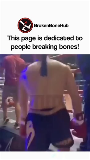 @brokenbonehub on Instagram: "Fighter BREAKS his arm during entrance 😵 #bonebreaking #bonebreak #breakingbones #brokenbones"
